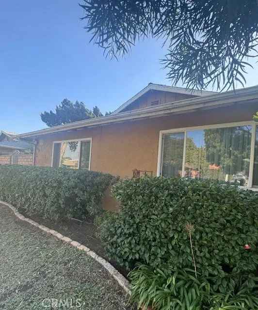 Multi-family house For Sale in 745, Shalimar Drive, Costa Mesa, California