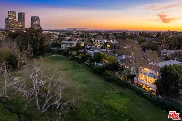 Single-family house For Sale in 1348, Club View Drive, Los Angeles, California