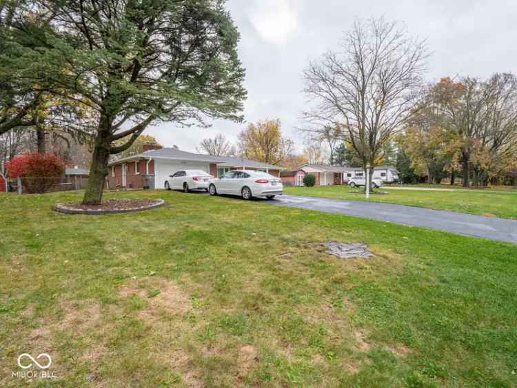 Single-family house For Sale in 7125, Linden Drive, Indianapolis, Indiana