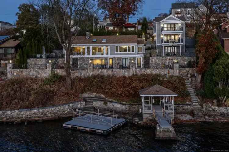 Single-family house For Sale in 52, South Lake Shore Drive, Brookfield, Connecticut