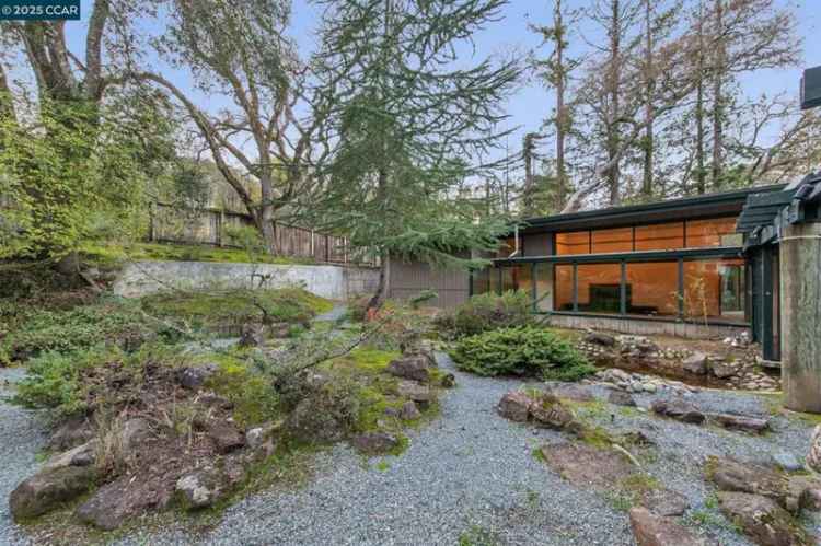 Single-family house For Sale in 4, Sol Brae Way, Orinda, California