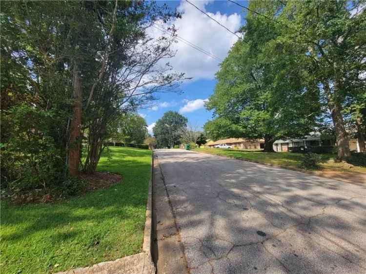 Single-family house For Sale in 4373, Buckingham Circle, Decatur, Georgia