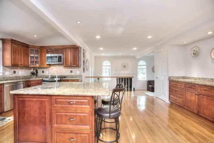 Single-family house For Sale in 267, Fillow Street, Norwalk, Connecticut