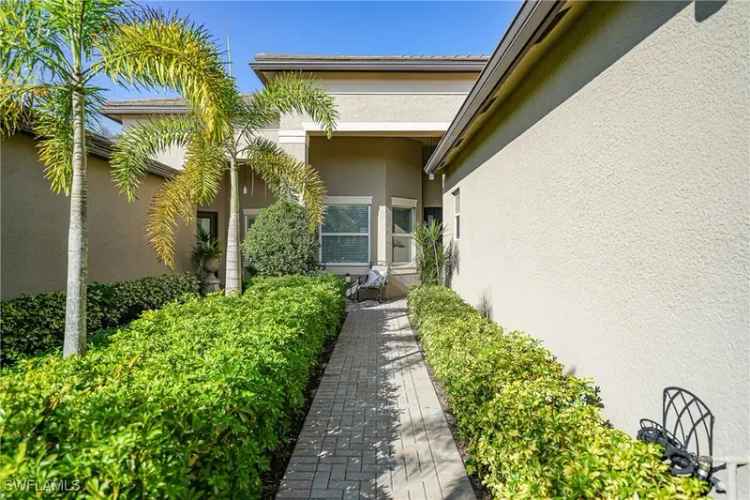 Single-family house For Sale in Bonita Springs, Florida