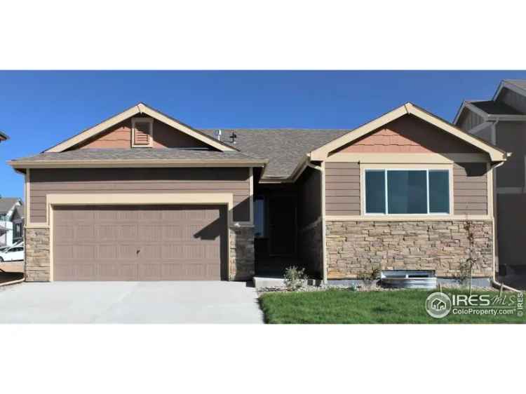 Single-family house For Sale in Greeley, Colorado