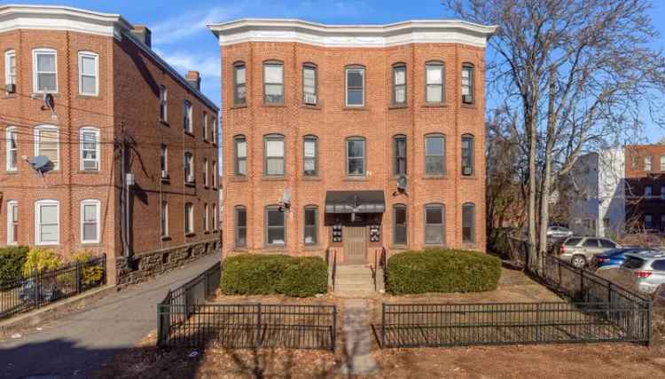 Multi-family house For Sale in 100, Preston Street, Hartford, Connecticut