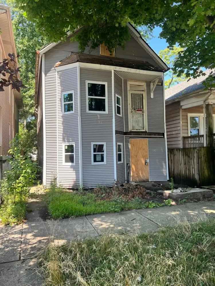 Multi-family house For Sale in 8634, South Manistee Avenue, Chicago, Illinois