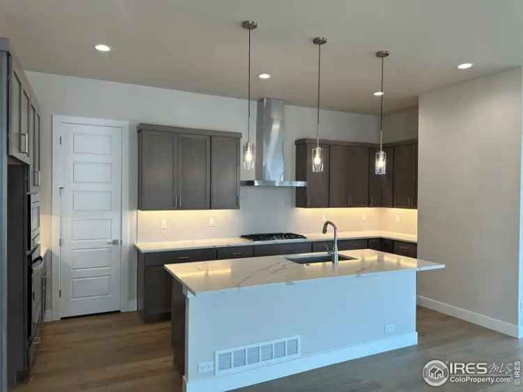 Single-family house For Sale in Windsor, Colorado