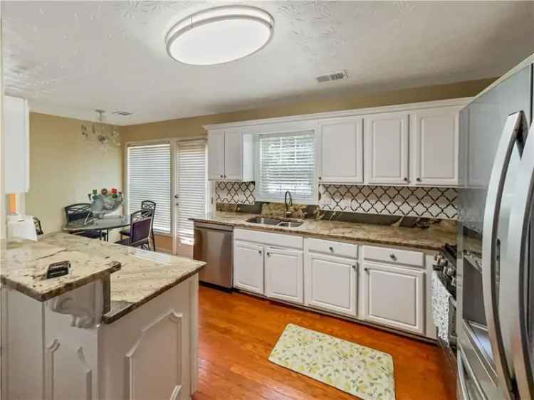 Single-family house For Sale in 4153, McEver Park Drive, Acworth, Georgia