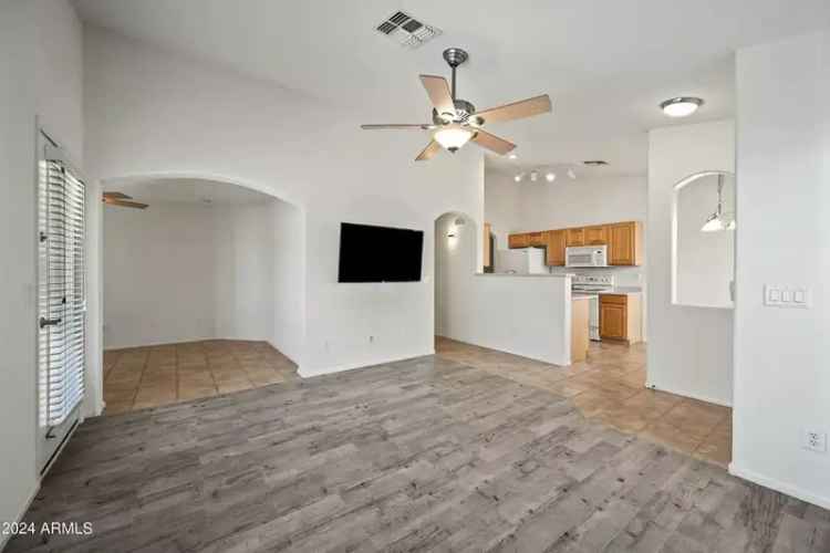 Single-family house For Sale in 2439, West White Feather Lane, Phoenix, Arizona