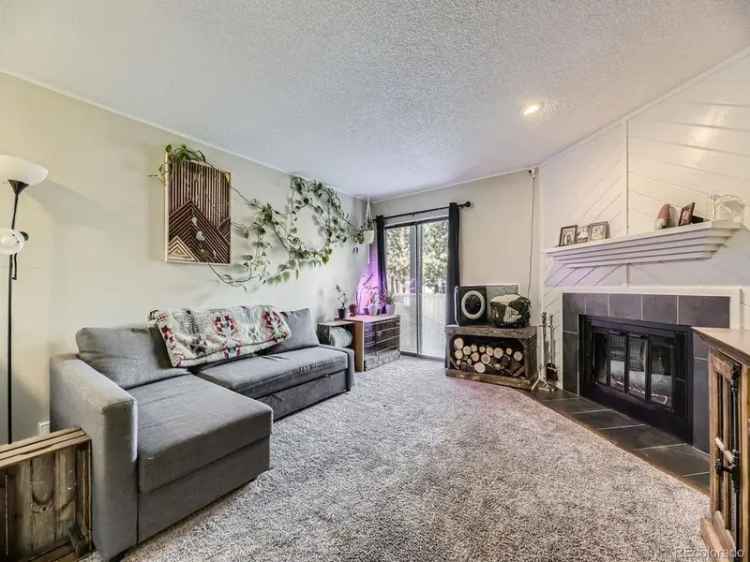 Condo For Sale in 2280, South Oswego Way, Aurora, Colorado