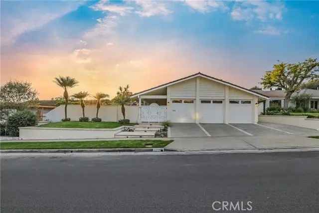 Single-family house For Sale in 1529, Keel Drive, Newport Beach, California