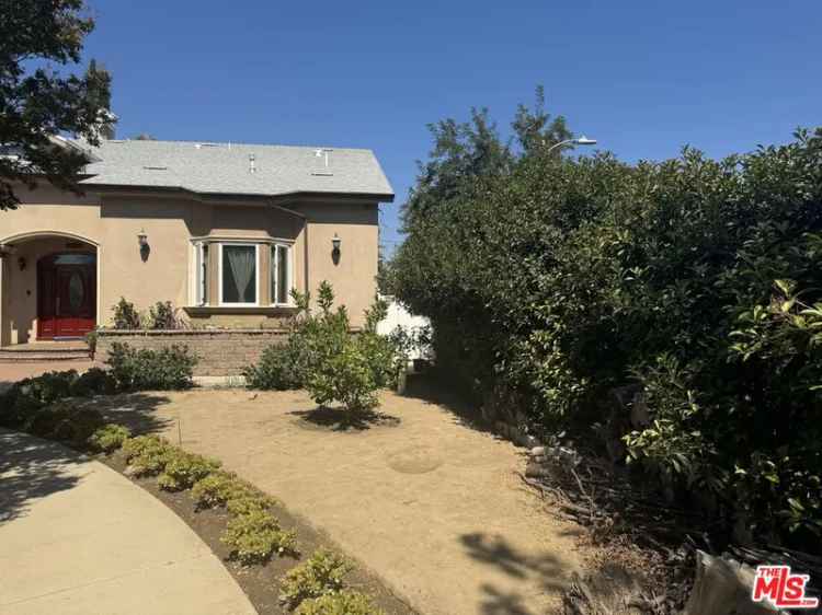 Single-family house For Sale in Los Angeles, California