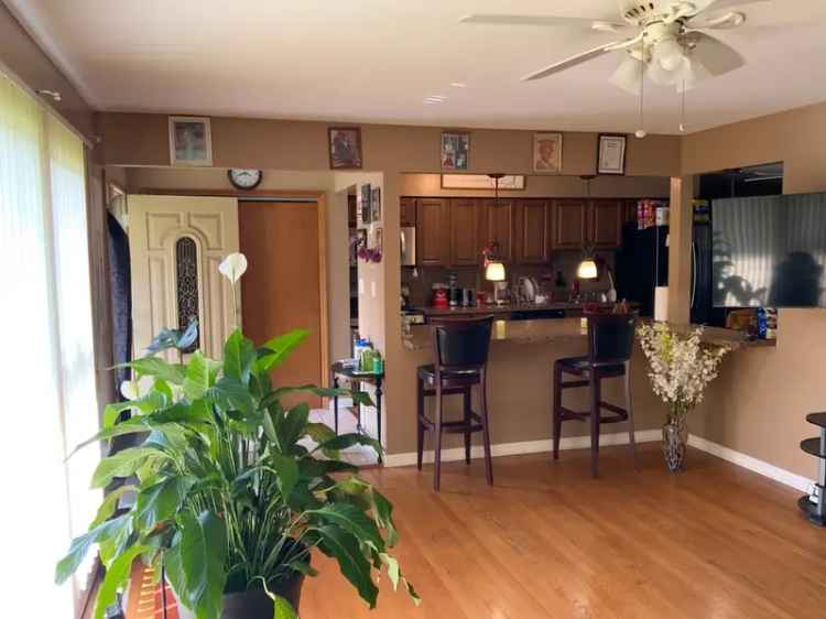 Single-family house For Sale in 16621, Langley Avenue, South Holland, Illinois