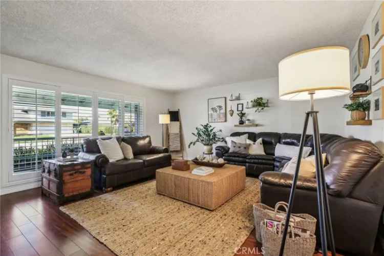 Single-family house For Sale in 263, South Violet Lane, Orange, California