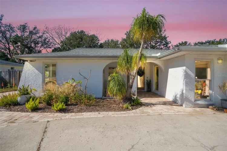 Single-family house For Sale in 565, Sandy Hook Road, Palm Harbor, Florida