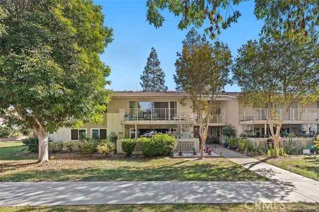 Single-family house For Sale in 548, Via Estrada, Laguna Woods, California