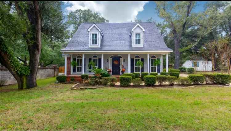 Single-family house For Sale in Mobile, Alabama