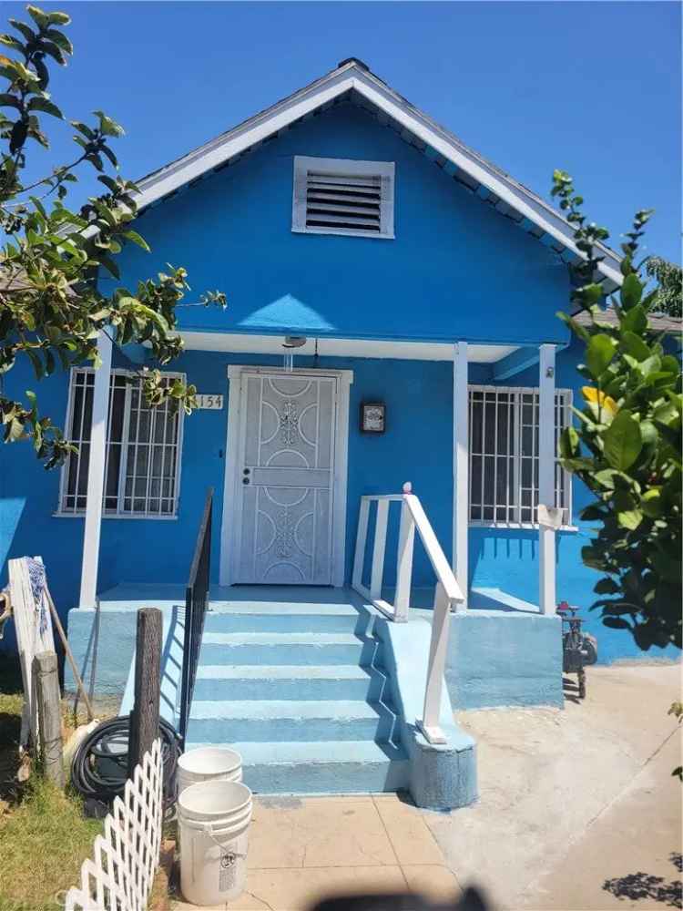 Single-family house For Sale in Los Angeles, California