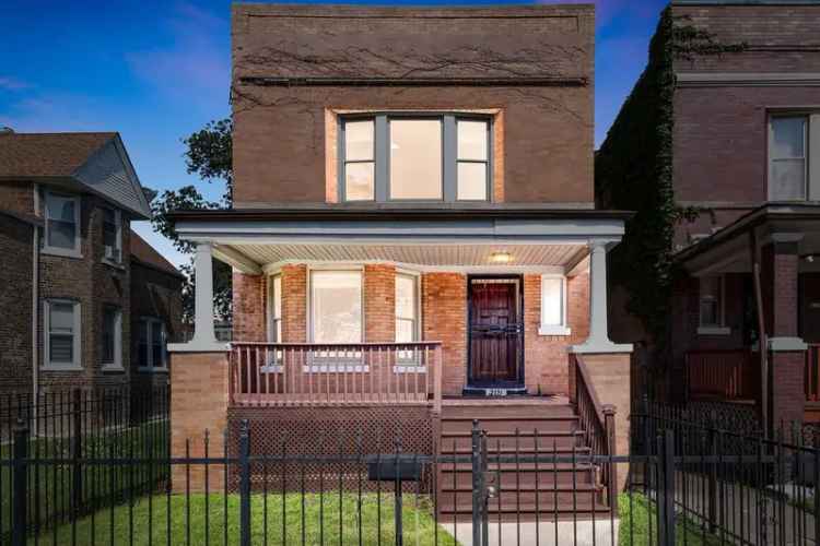 Single-family house For Sale in 7121, South Vernon Avenue, Chicago, Illinois