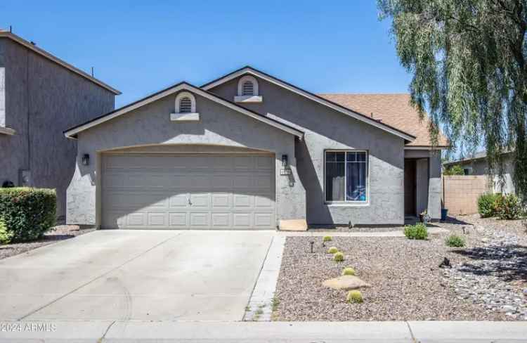 Single-family house For Sale in 4878, East Meadow Lark Way, San Tan Valley, Arizona