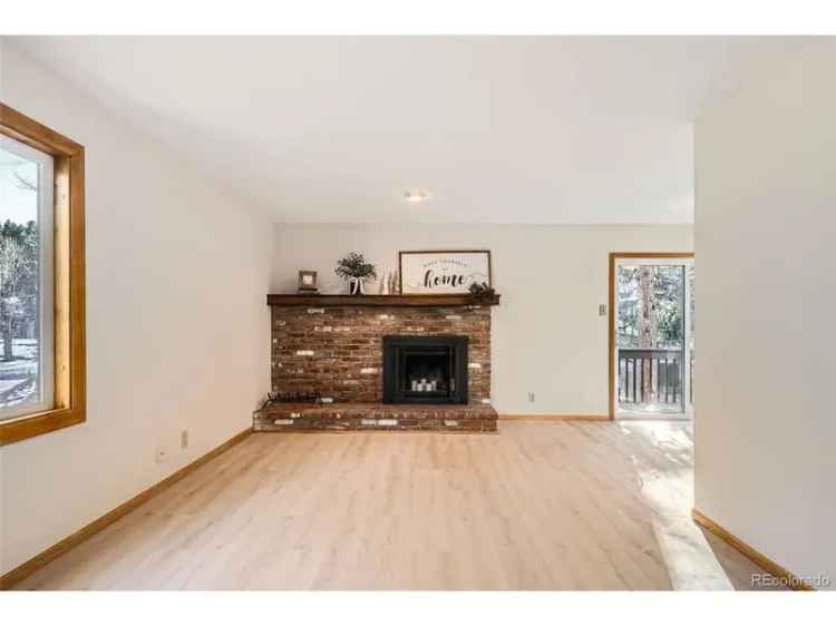 Single-family house For Sale in 4888, Silver Spruce Lane, Evergreen, Colorado