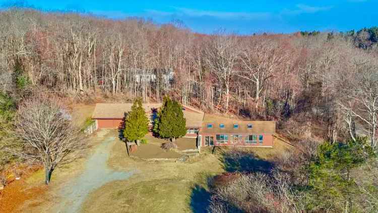 Single-family house For Sale in 1430, Highland Avenue, Torrington, Connecticut