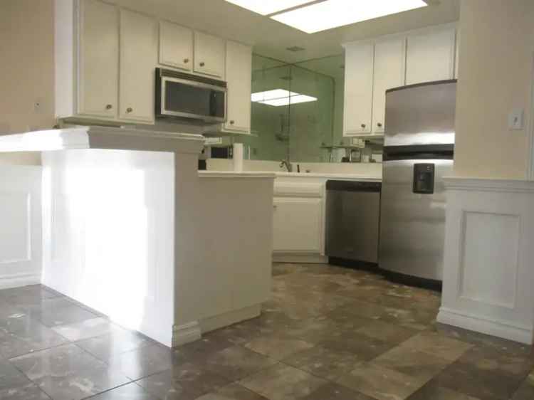 Bankers Hill Condo for Rent Updated Top Floor Unit