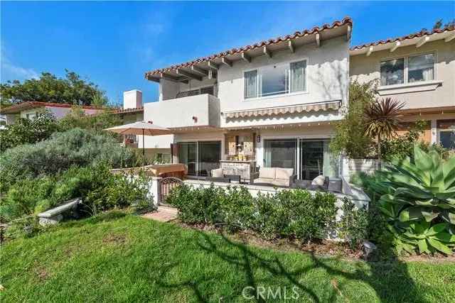 Single-family house For Sale in 535, Vista Flora, Newport Beach, California