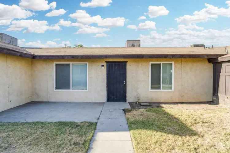 Multi-family house For Sale in Bakersfield, California