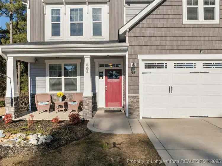 Single-family house For Sale in 604, Crepe Myrtle Court, Aberdeen, North Carolina