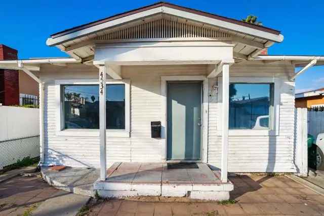 Single-family house For Sale in 4534, Polk Avenue, San Diego, California