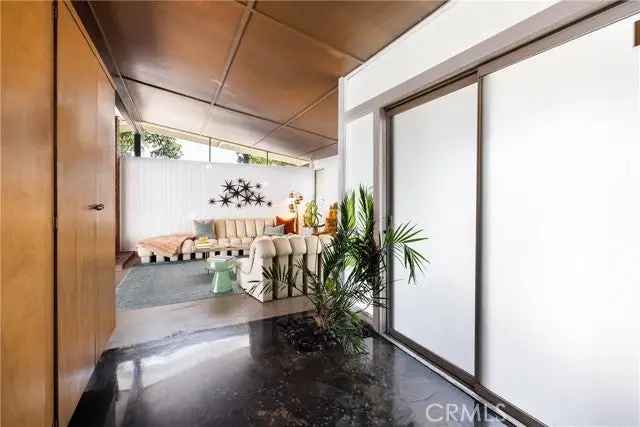 Single-family house For Sale in 17025, Labrador Street, Los Angeles, California