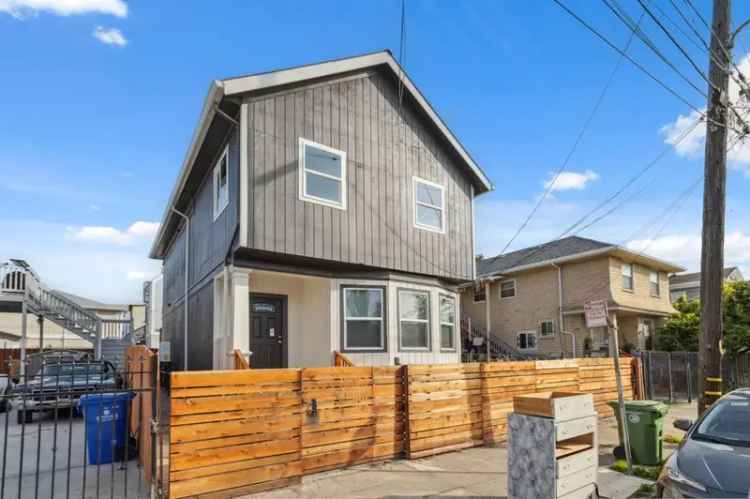 Single-family house For Sale in 842, East 17th Street, Oakland, California