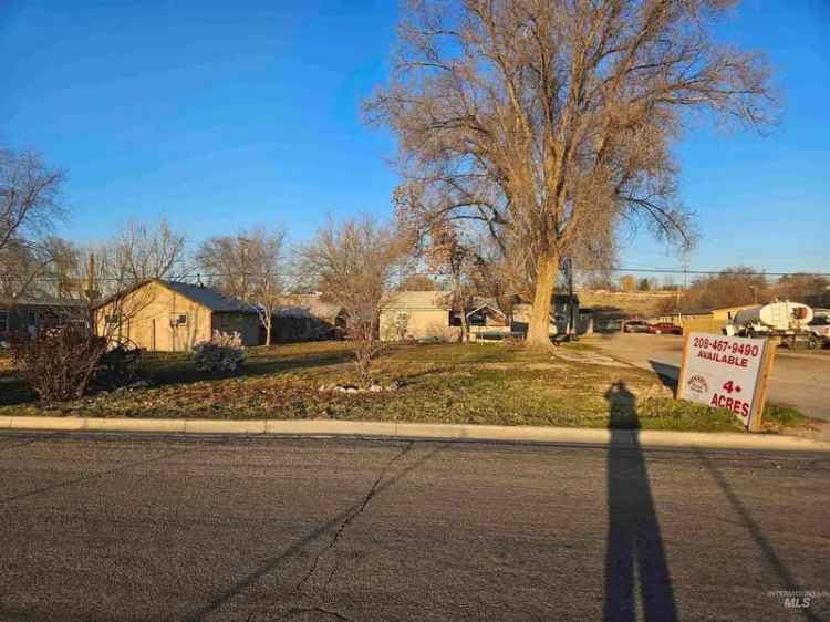 Multi-family house For Sale in 1201, East Elgin Street, Caldwell, Idaho