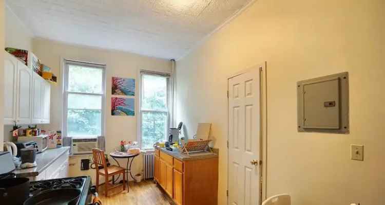 Williamsburg One-Bedroom Apartment with Separate Office