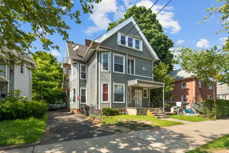 Multi-family house For Sale in 133, Davenport Avenue, New Haven, Connecticut