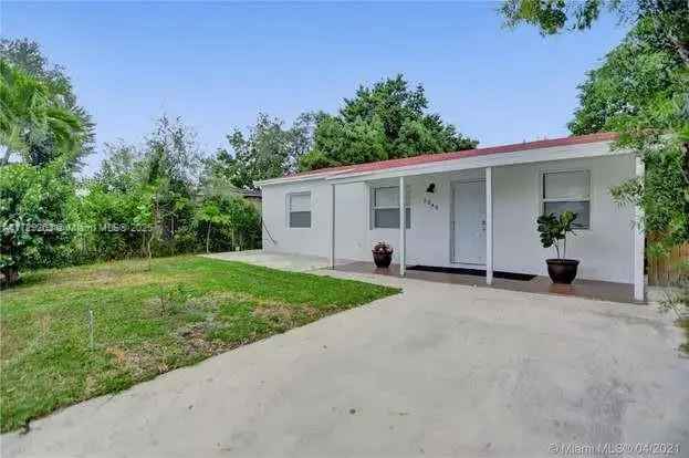 Single-family house For Sale in 1348, Northwest 51st Street, Miami, Florida