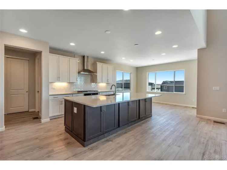 Single-family house For Sale in Parker, Colorado