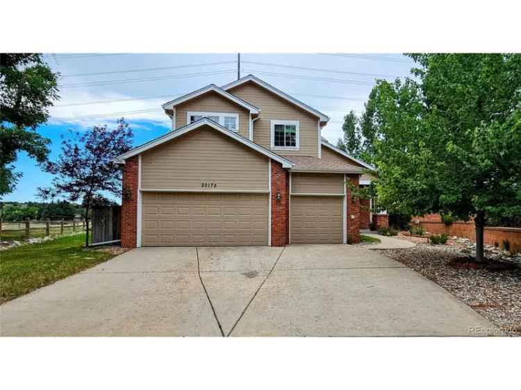 Single-family house For Sale in Parker, Colorado