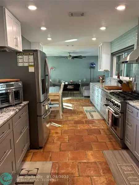 Single-family house For Sale in 705, Northeast 23rd Terrace, Pompano Beach, Florida