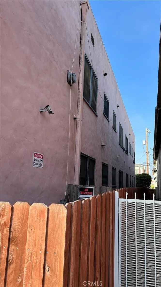 Multi-family house For Sale in 1537, Corinth Avenue, Los Angeles, California