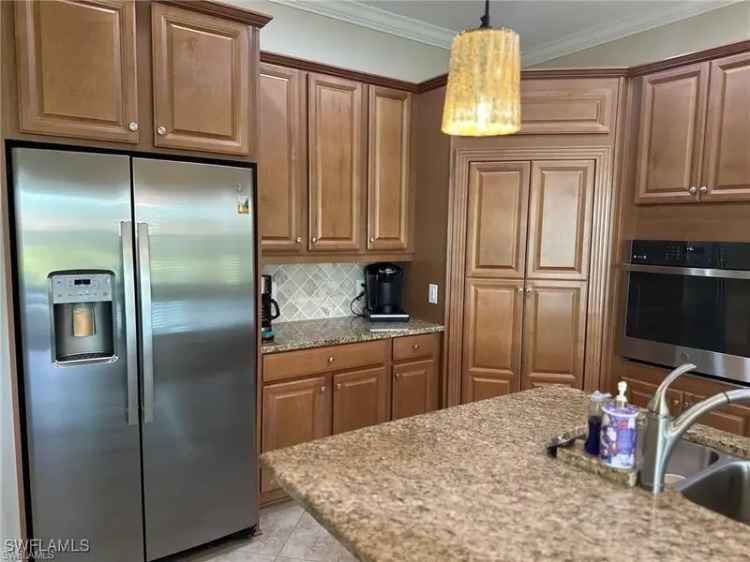 Single-family house For Sale in 9080, Isla Bella Circle, Bonita Springs, Florida