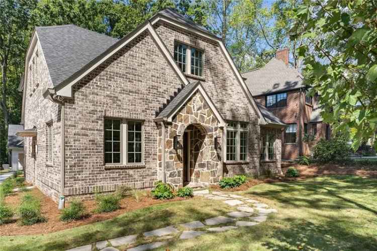 Single-family house For Sale in North Decatur, Georgia