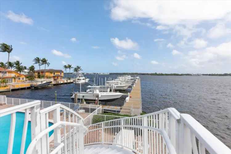 House For Sale in 132, Harbors Way, Boynton Beach, Florida