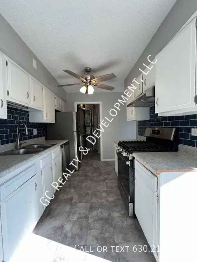 2 Bedroom 1 Bathroom Apartment for Rent - Updated Pet Friendly