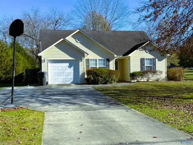 Single-family house For Sale in Decatur, Alabama