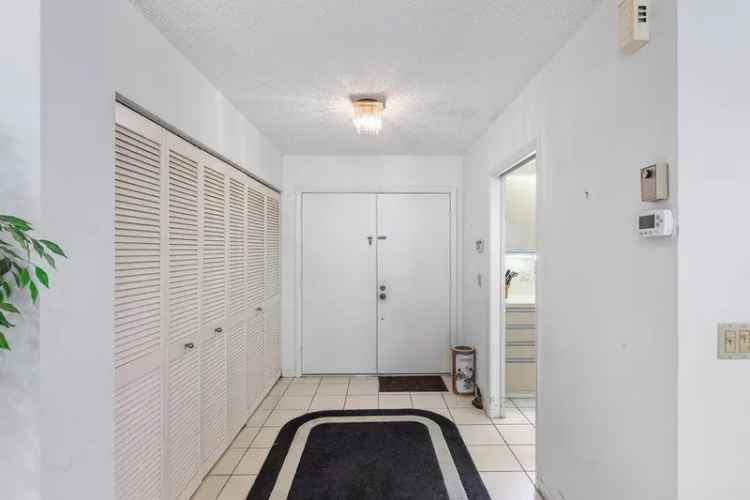 House For Sale in 78, Hampshire Lane, Boynton Beach, Florida