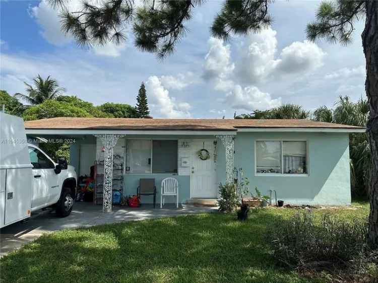 House For Sale in Boynton Beach, Florida