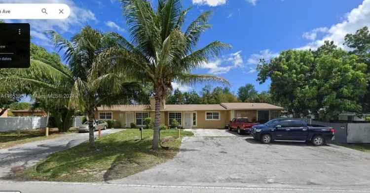 Multi-family house For Sale in 14871, Northeast 14th Avenue, North Miami, Florida